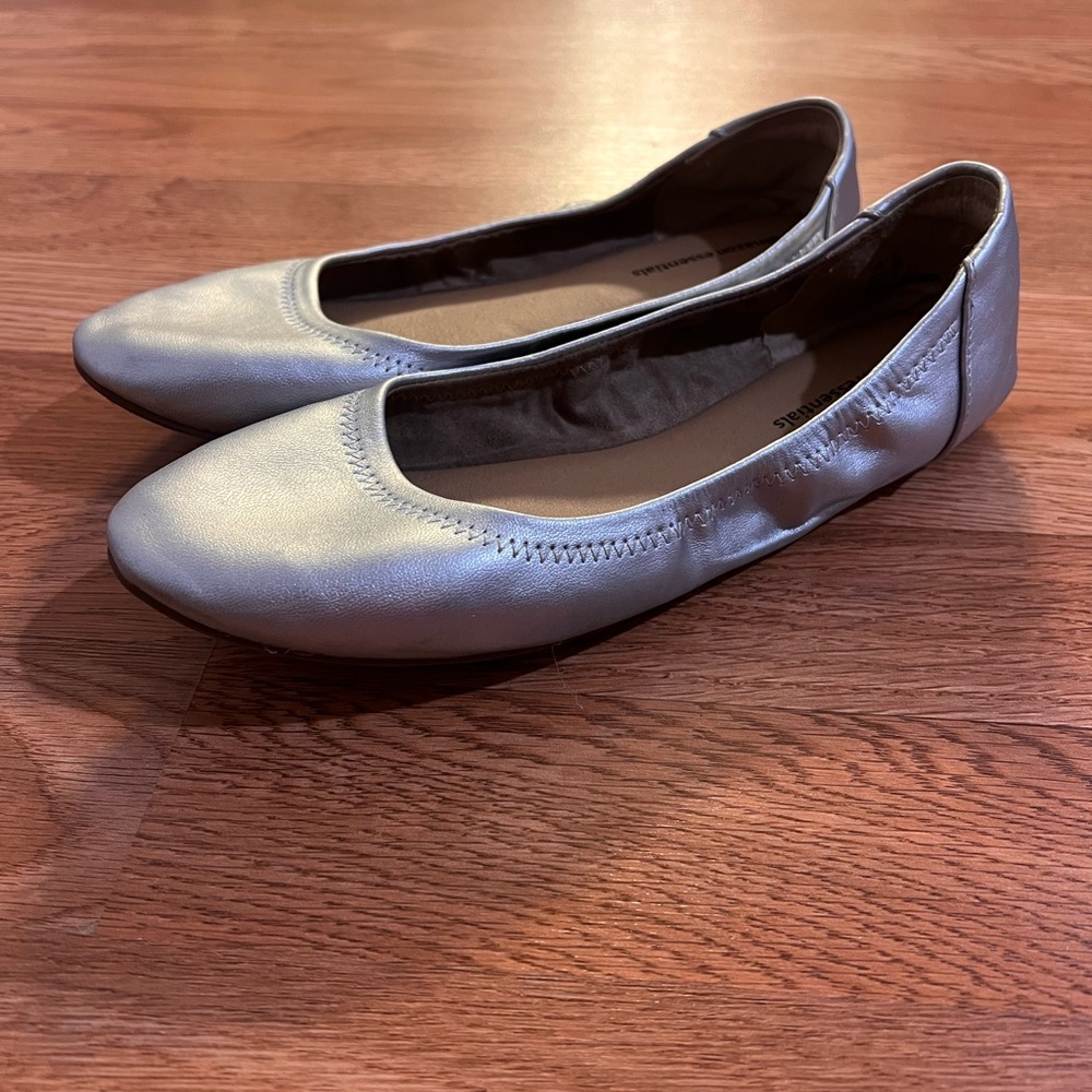 Elegant Silver Women's Ballet Flats